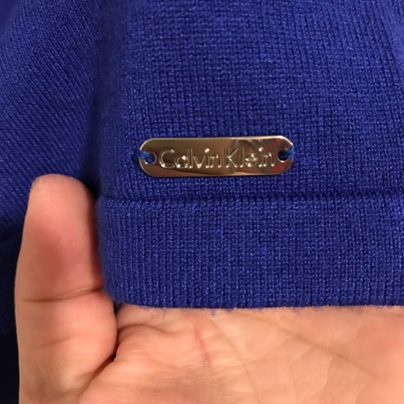 Calvin Klein Sweater - Picture 2 of 7